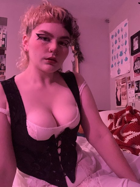 E they them_ onlyfans pic