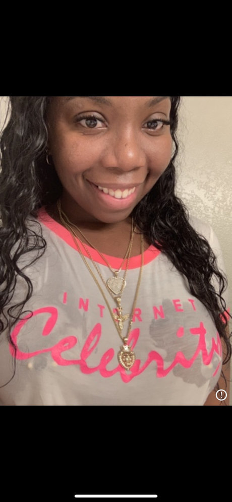 Flawless Geek_ onlyfans model photos