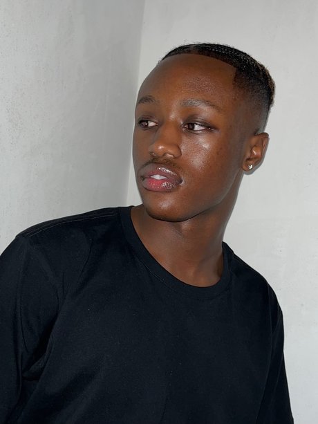 Sima Nevhuhulwi onlyfans nude