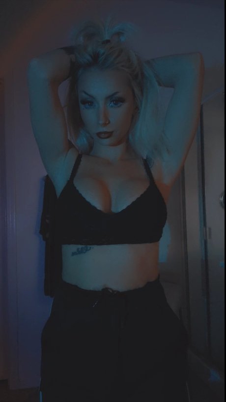 Nichelle Taylor onlyfans model photos