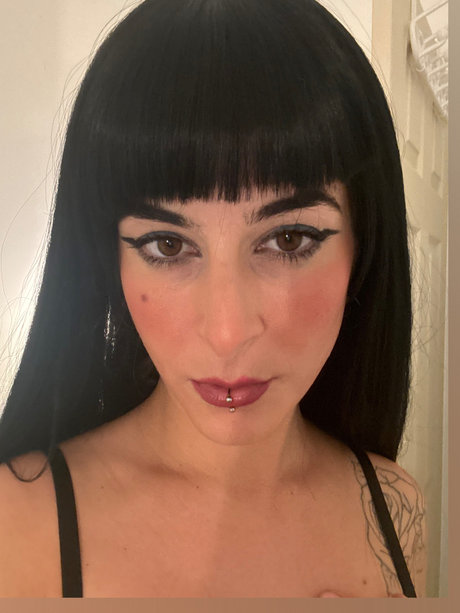 nayomi onlyfans leakes