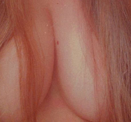 Ariel Saint_ onlyfans fotos