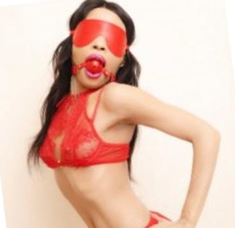 Naughty Camila onlyfans explicit content