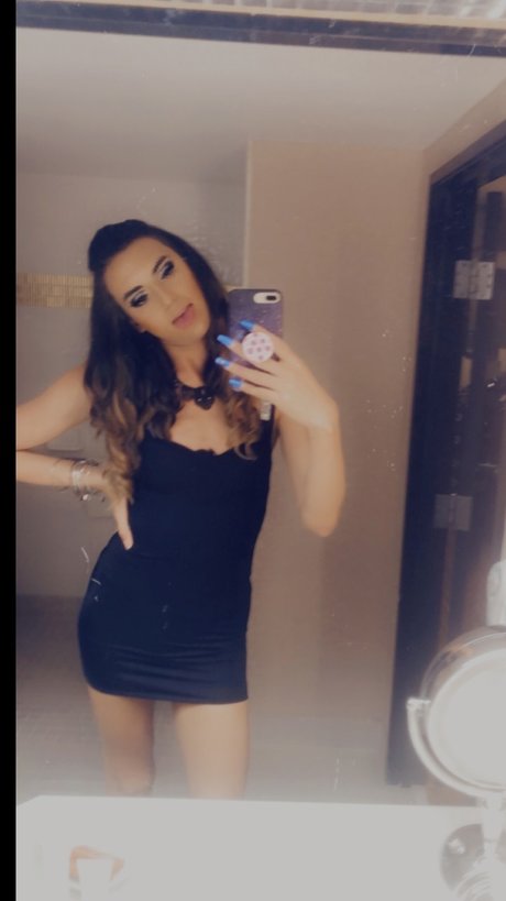 Khloe Estrella onlyfans model photo