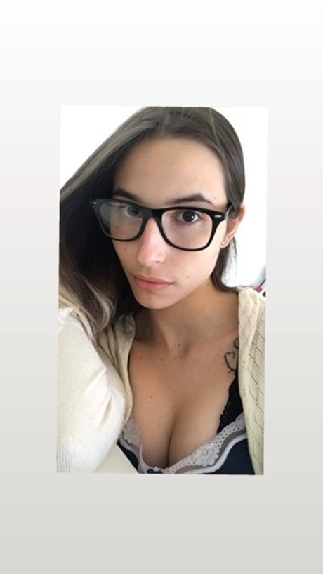 Naomi Mart nez onlyfans leak