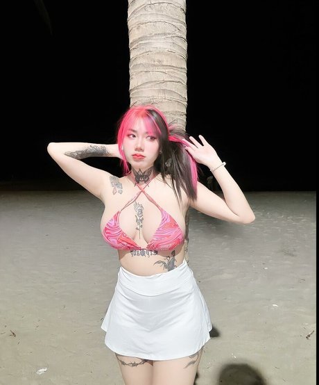 ellekampong onlyfans picture