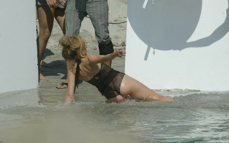 Kylie Minogue onlyfans strip