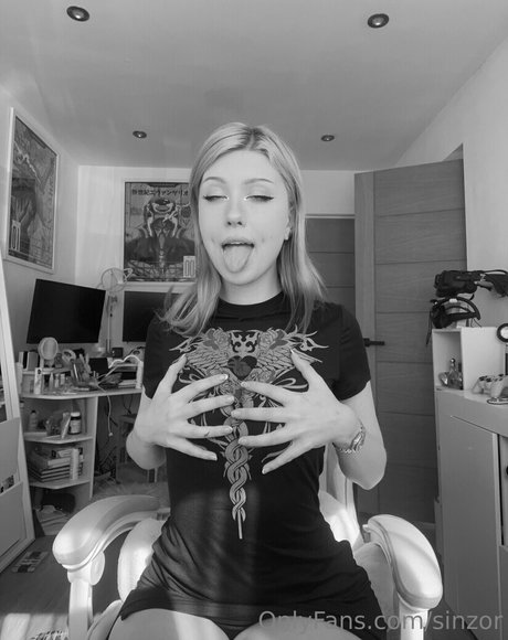 sinzor onlyfans public photos