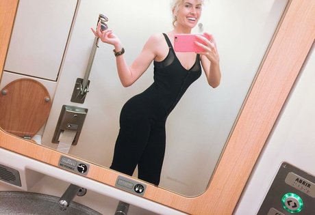 Adriana Abenia onlyfans nide