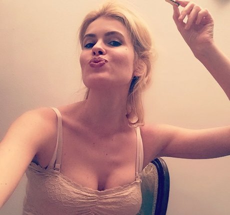 Adriana Abenia nude only fans