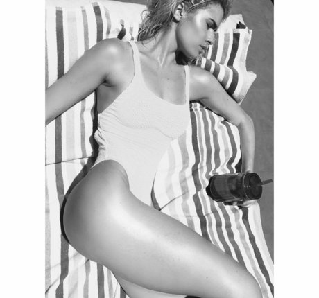 Adriana Abenia only fans pictures