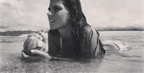 Ariadna Hafez onlyfans nude tits