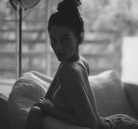 Jessica Lowndes onlyfans star