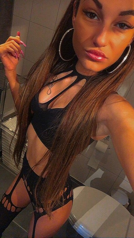 Somogyi Lanyok leaked onlyfans nudes