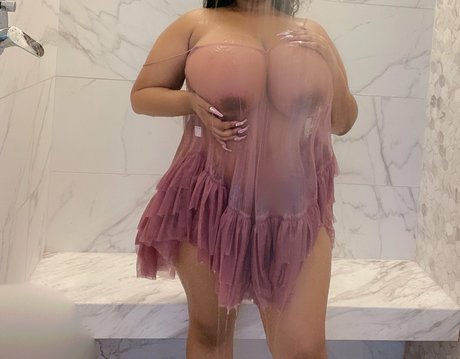 Kim Tiddies onlyfans star