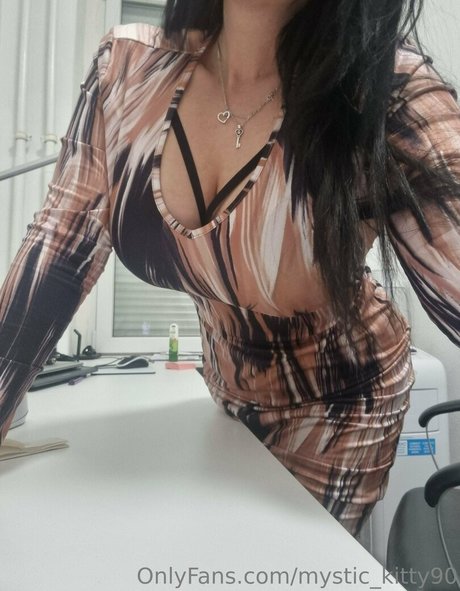 mystic kitty90 nude onlyfans