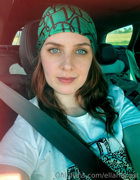 ellariabast Profile pic