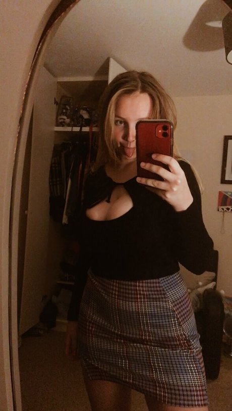 Katie O onlyfans model photo