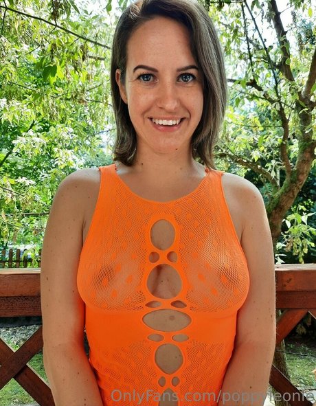 Poppy Leonie only fans photos