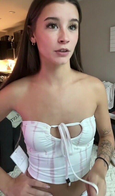 Bitty 01 onlyfans strip