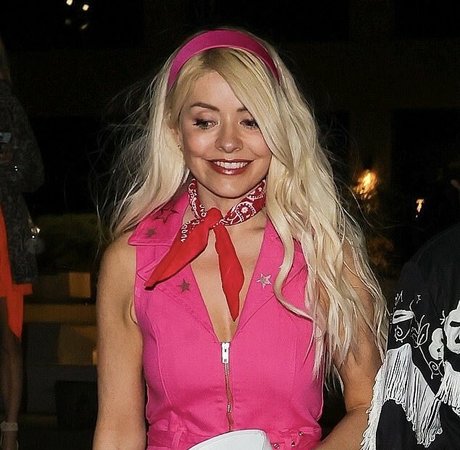 Holly Willoughby Profile pic