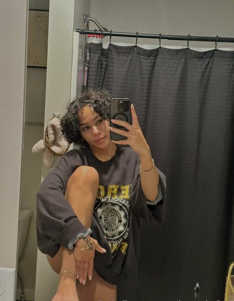 baecia2 0 onlyfans strip tease