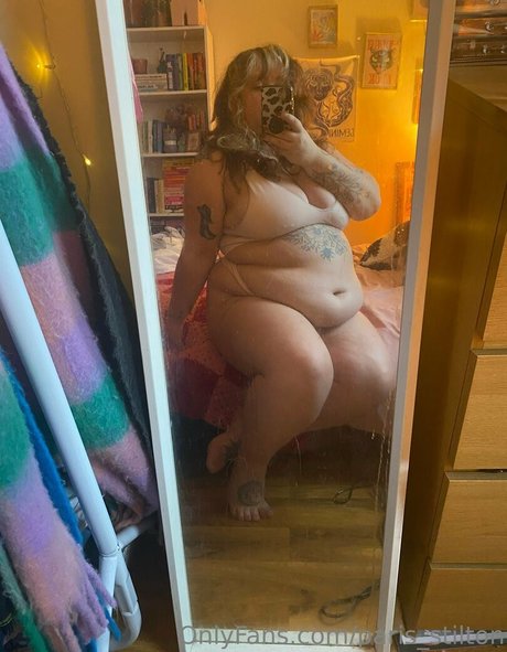 paris stilton onlyfans tits