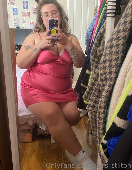 paris stilton onlyfans pic