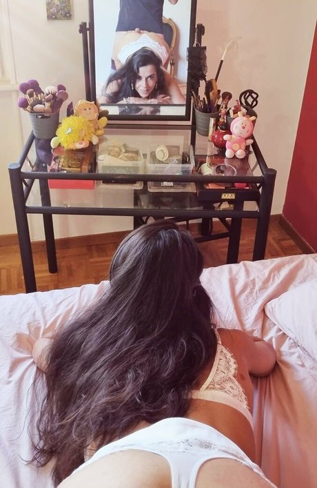 loucharmellefree onlyfans strip