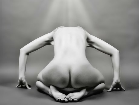 Mia Sollis onlyfans leak ass