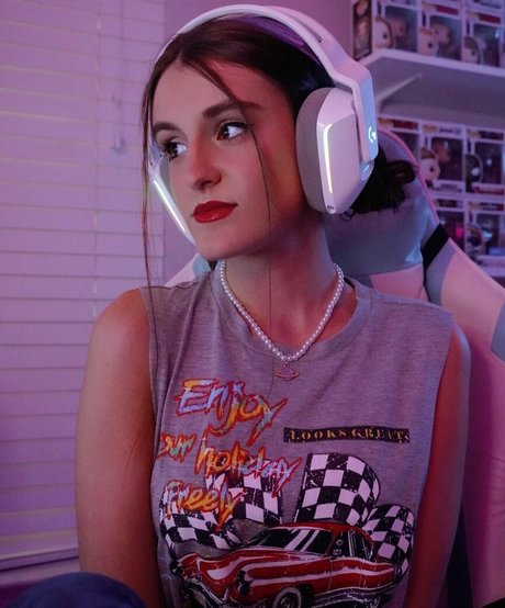 Maggie Roscher nude onlyfans leaked