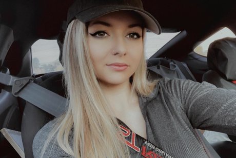 lunamoonxx onlyfans sextape leak