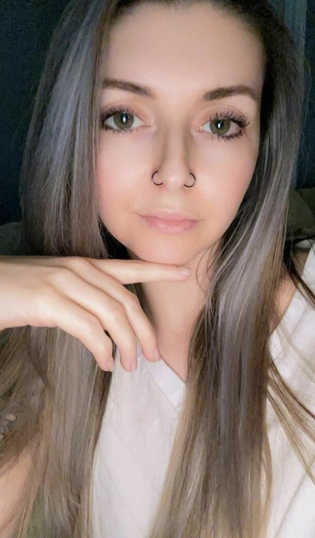 lunamoonxx onlyfans model photos