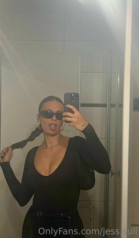 Jessica Sulikowski onlyfans striptease