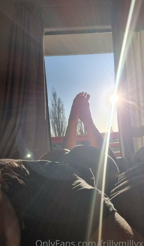 frillymillyx onlyfans leaks naked