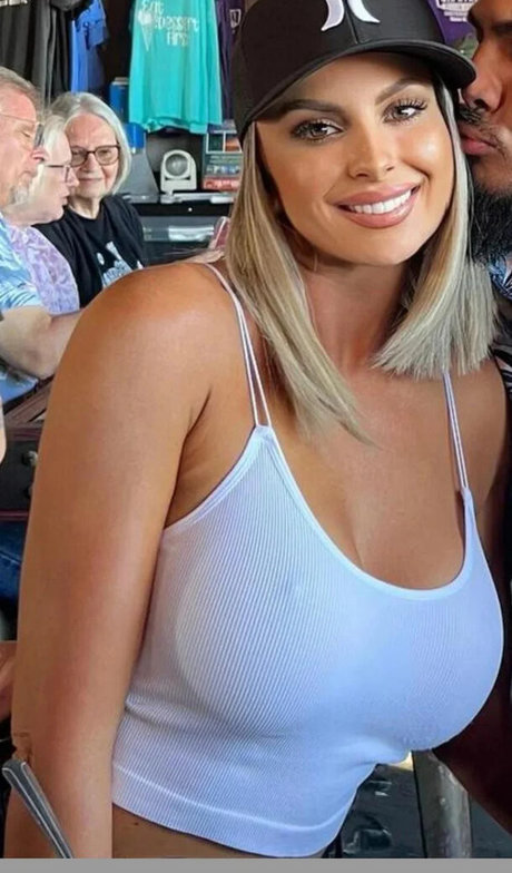 Danni Ellexo onlyfans xxx