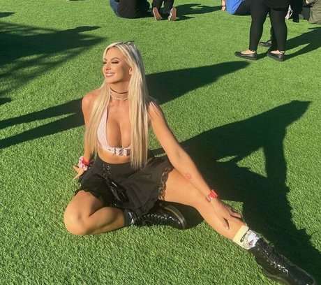 Danni Ellexo nude leaked onlyfans