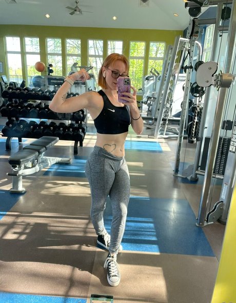 sunnybabe22 onlyfans model