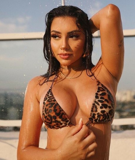 Taina Costa onlyfans model images