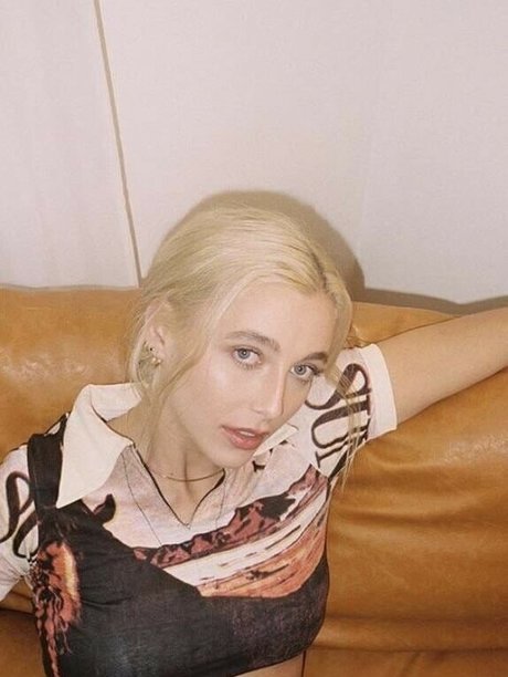 Emma Chamberlain onlyfans nude leak