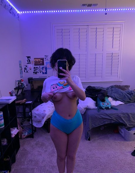 luvixiao onlyfans picture