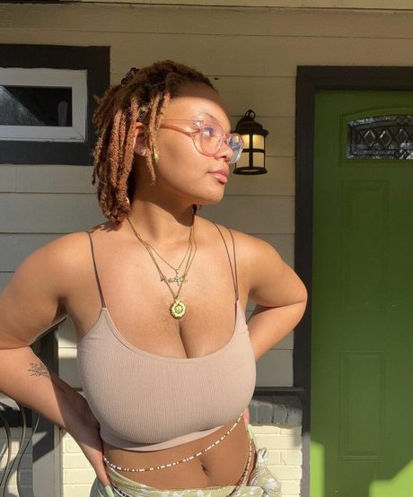 Jaden Alexiis tits onlyfans