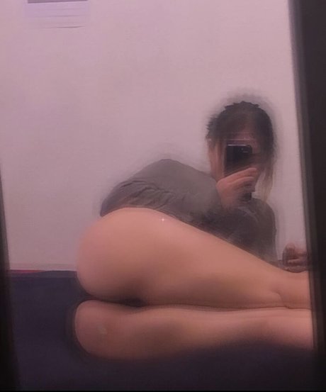 sar eliii onlyfans model images