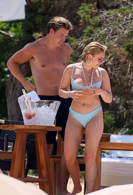 Florence Pugh only fans naked