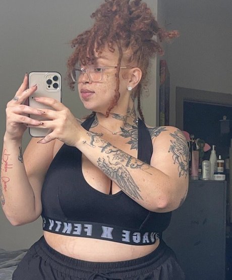 AHintOfRed leaked onlyfans free