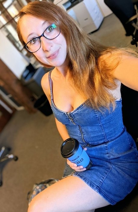 Ellie Hayden nude onlyfans leak