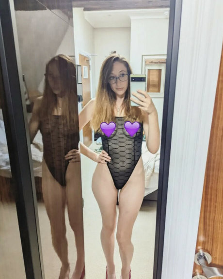 Ellie Hayden onlyfans sexy