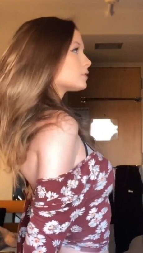 izassassin nude onlyfans