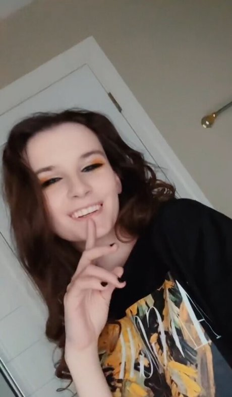 izassassin nude only fans