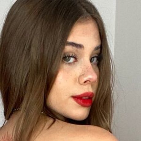 valenlovei only fans content